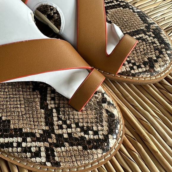 NIB Crown Vintage Sandals, 6.5 M - Picture 4 of 8